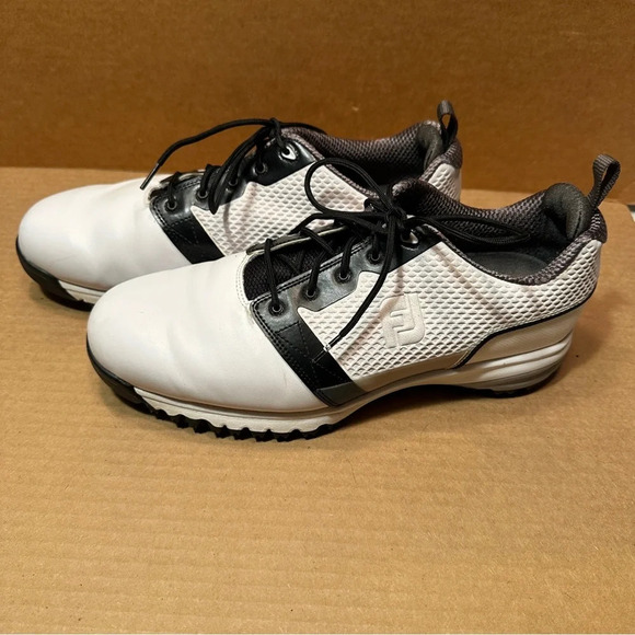 FootJoy Contour Fit men's golf shoes, size 10.5W, soft spike, spring, outdoors - Picture 1 of 13